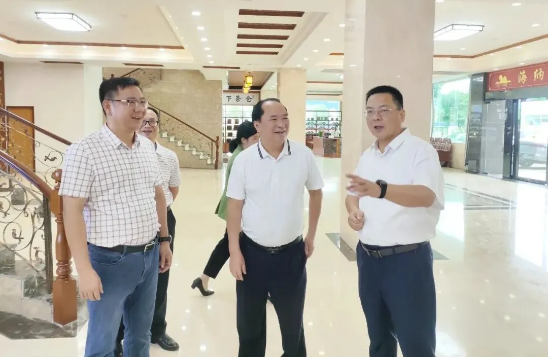 梧州市委常委、宣傳部部長(cháng)黃恩一行蒞臨集團調研指導